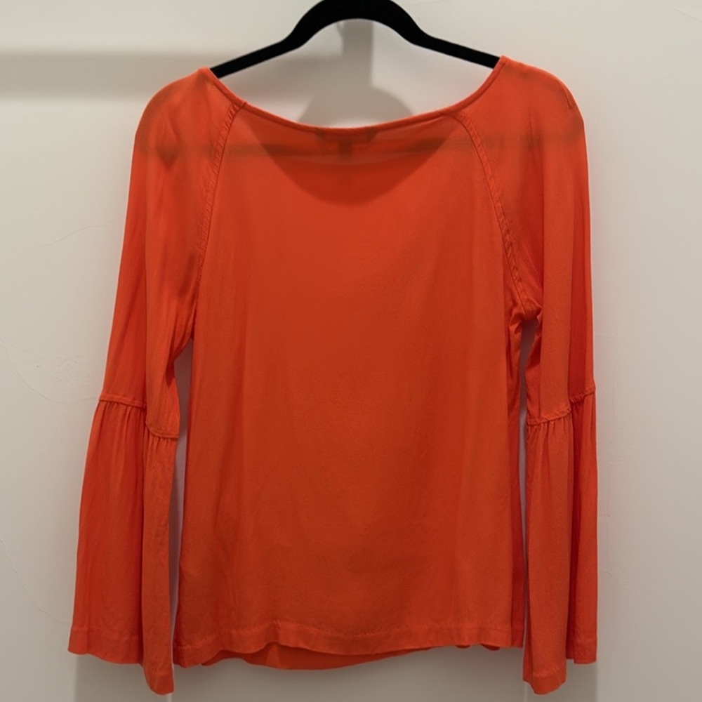 BR coral bell sleeved top